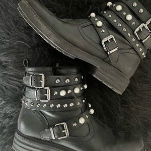 Black Leather Ankle Guess Boots